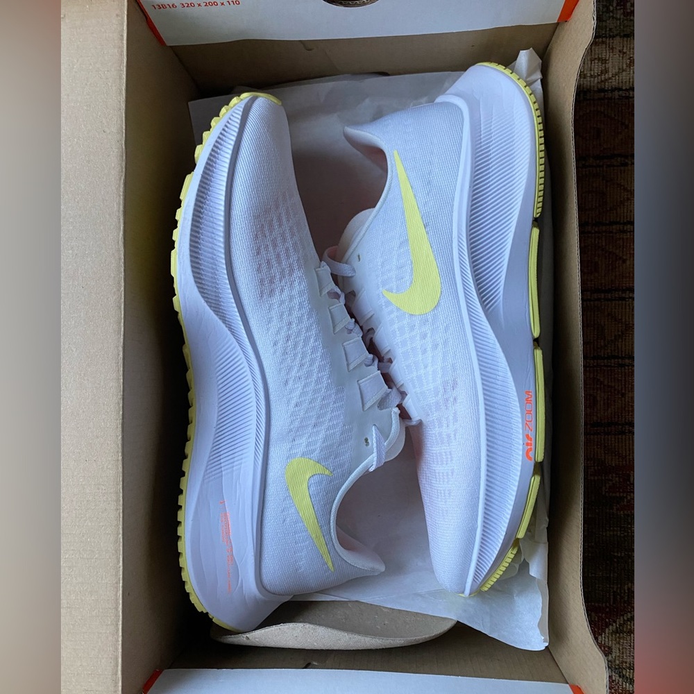 Women’s Nike Air Zoom Pegasus 37 Running Shoe Size 7.5 White & Light Zitron